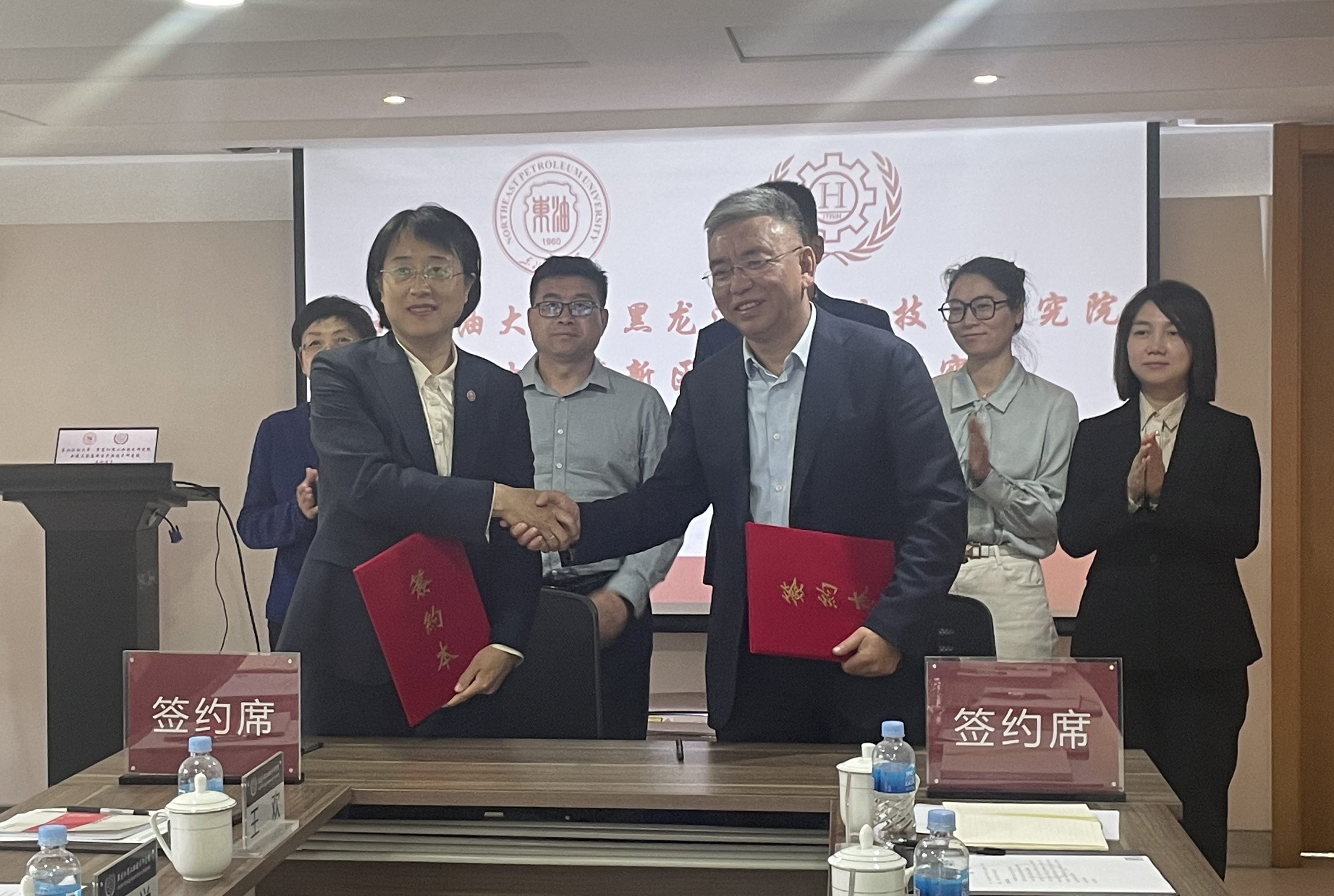 副校长石颖带队到哈尔滨走访调研